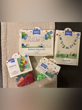 SPRITZ Dinosaurs 🦖 Kit - Party Supplies